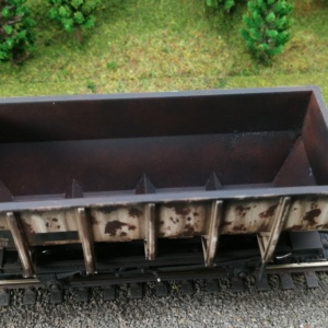 OO gauge rolling stock class HUO heavy weathering 2