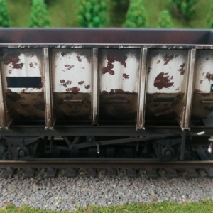 OO gauge rolling stock class HUO heavy weathering 3