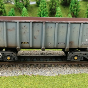 OO gauge rolling stock class JUA wagons light weathering 2