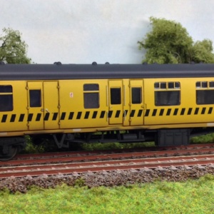 OO gauge rolling stock class QPX Rail coach light