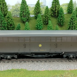 OO gauge rolling stock class Siphon G Green medium