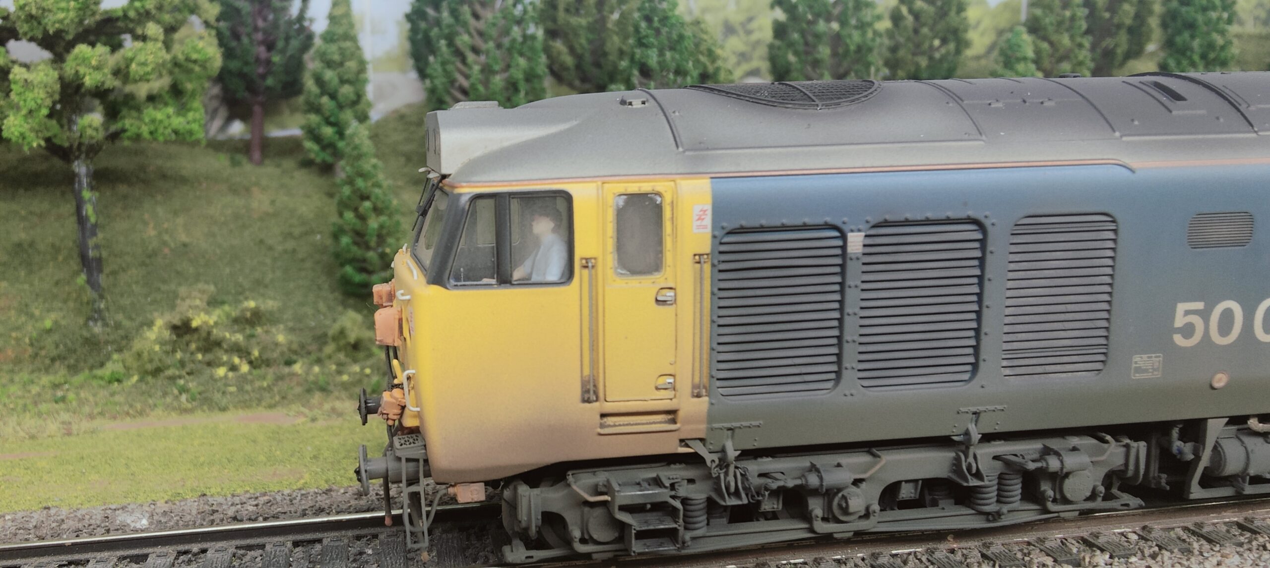 OO gauge diesel class 50022 heavy 4 OO gauge diesel class 50022 heavy 4