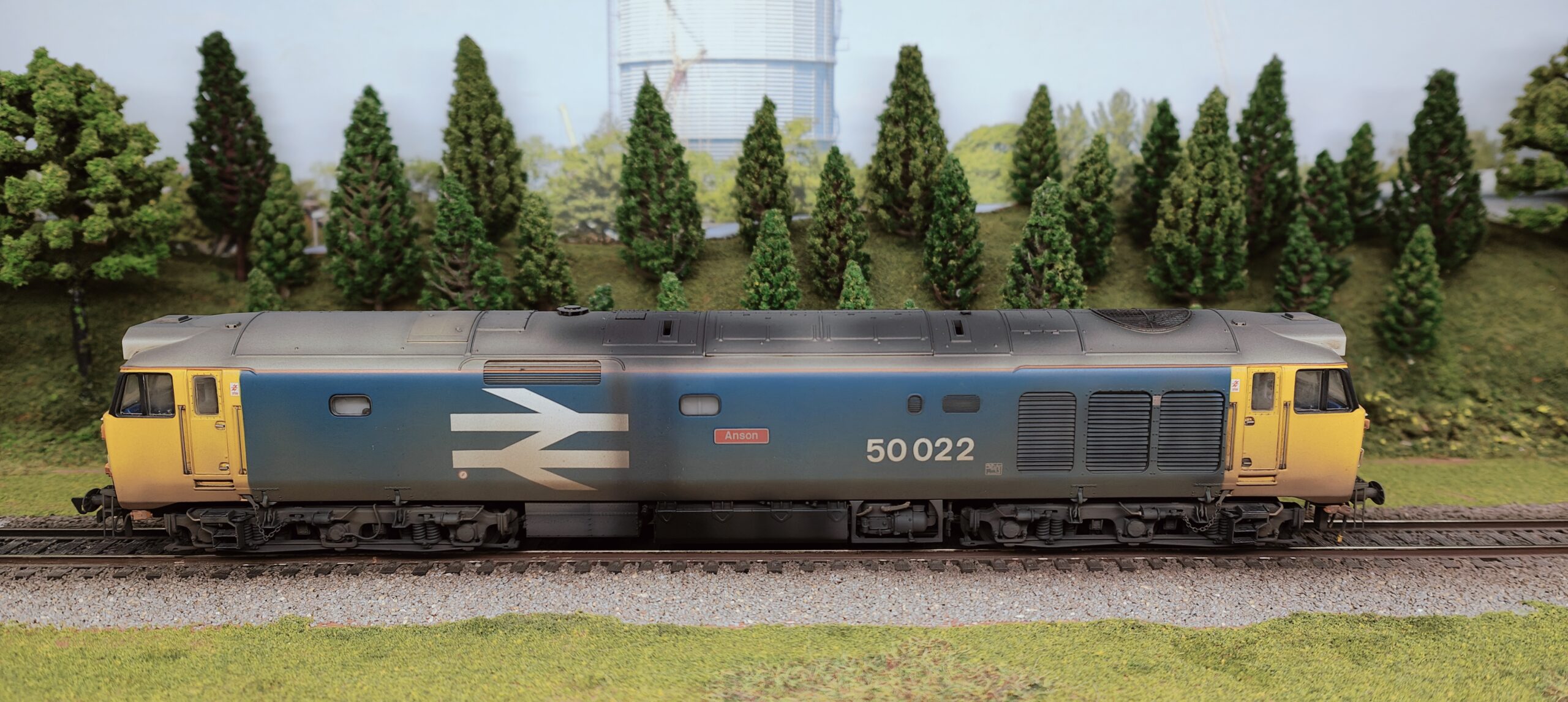 OO gauge diesel class 50022 heavy 8 OO gauge diesel class 50022 heavy 8