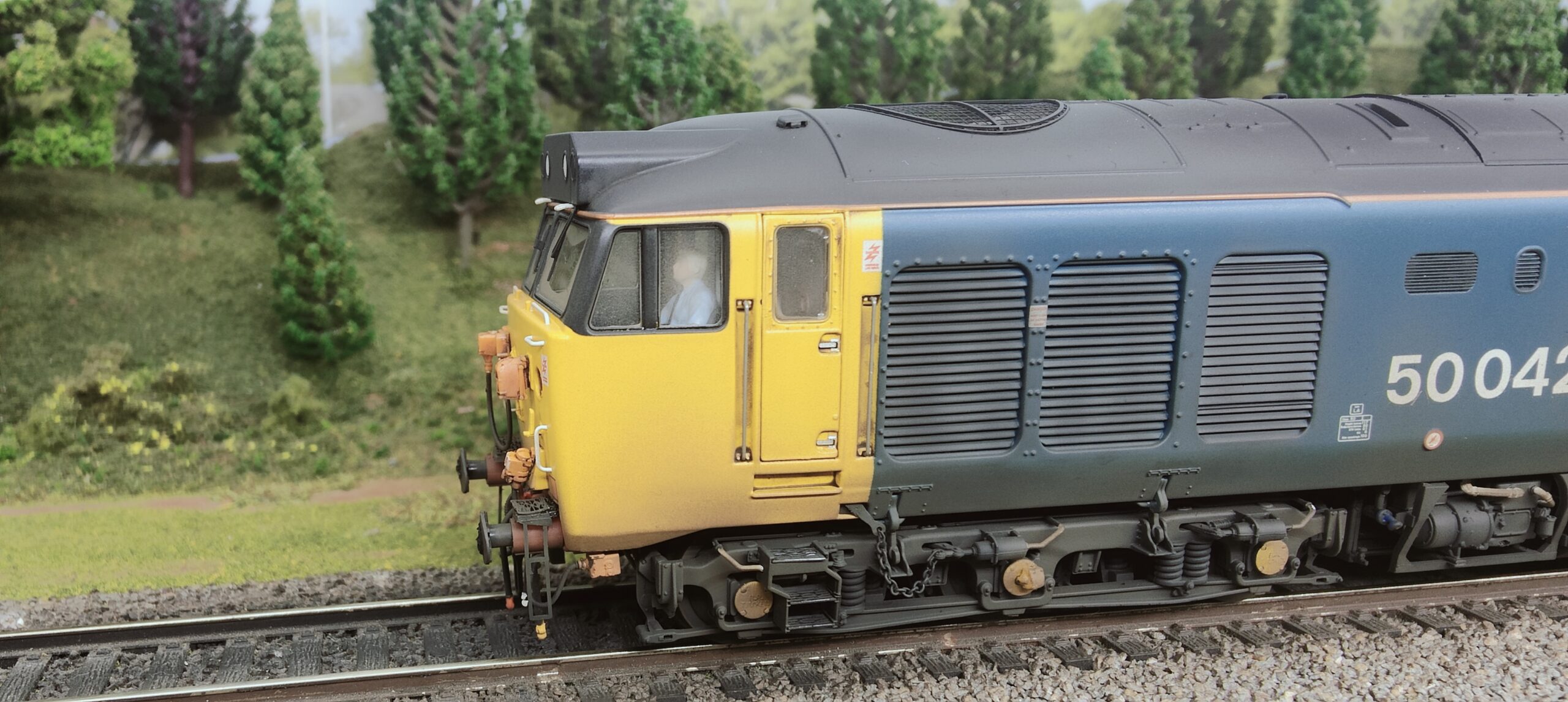 OO gauge diesel class 50042 medium 4 OO gauge diesel class 50042 medium 4